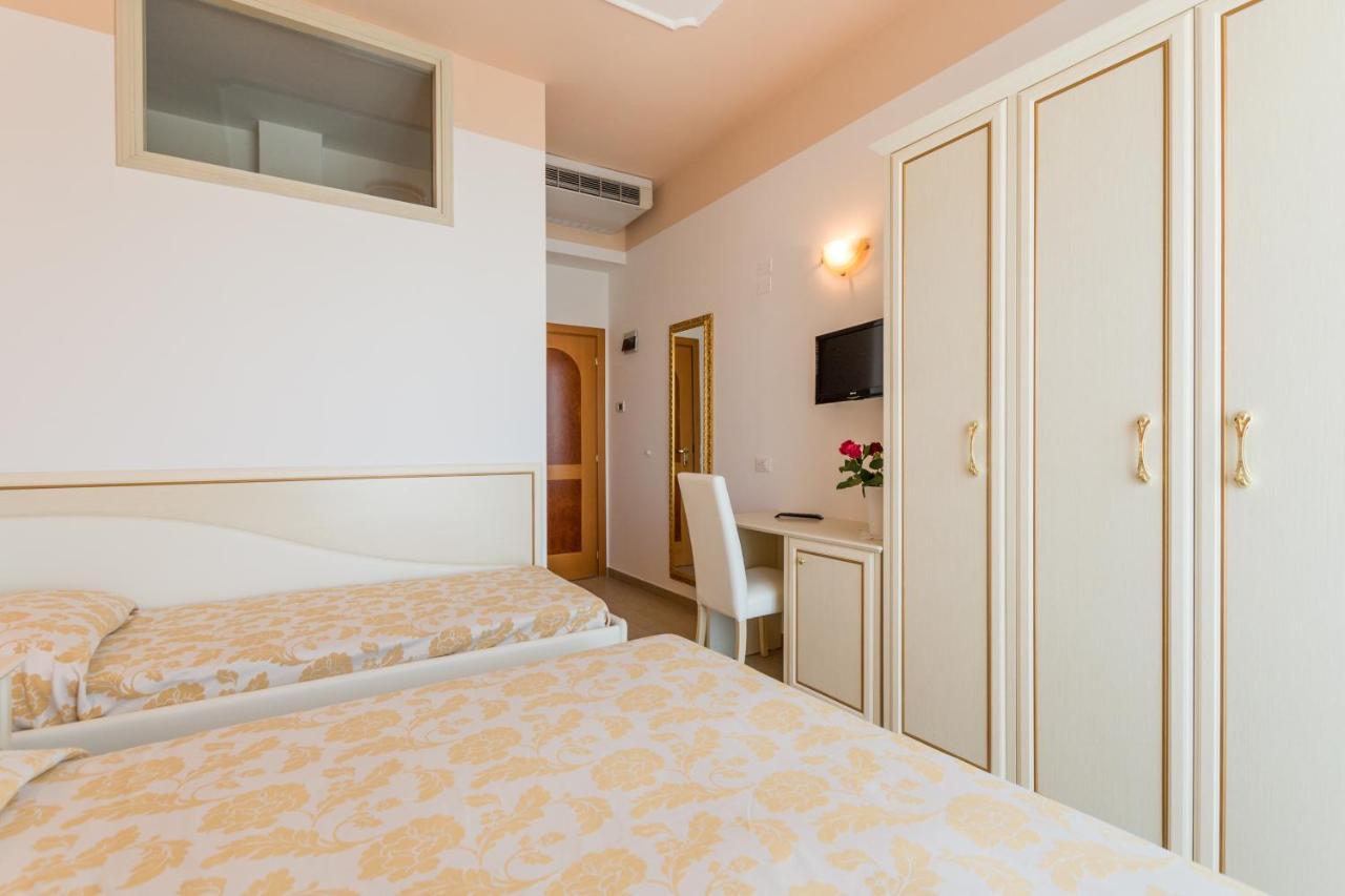 Hotel Miranda Bellaria-Igea Marina Exterior photo