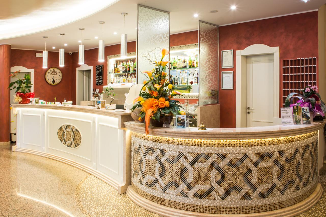 Hotel Miranda Bellaria-Igea Marina Exterior photo